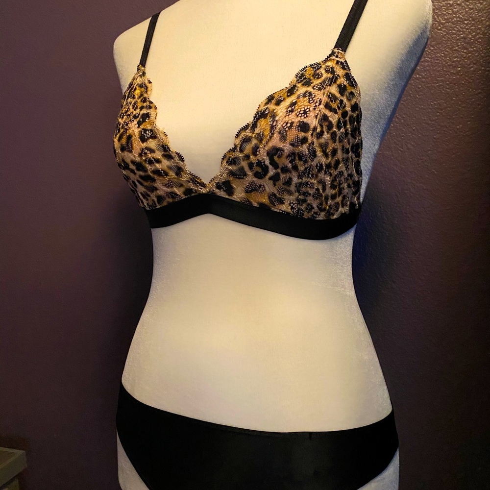 2/$15 Victoria’s Secret Cheetah Bra Panty Set